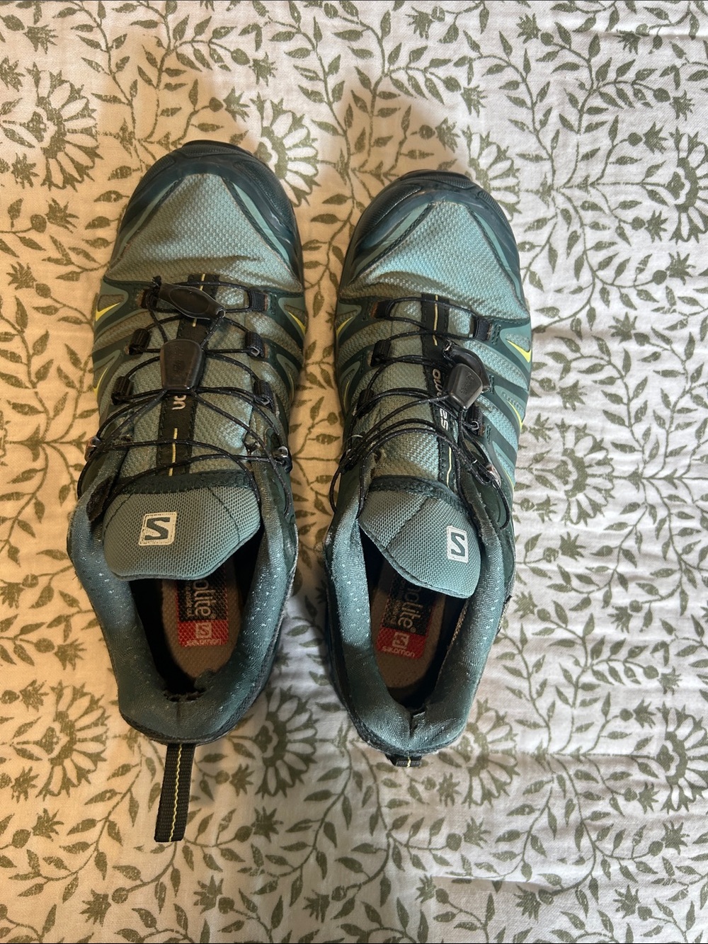 Salomon Women’s Trail Runners in Teal and Black